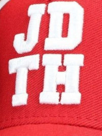 Bone Bordado JDTH Louise Vermelho