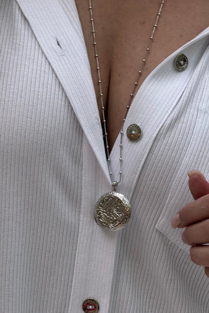 Colar Relicario Redondo Arabesco